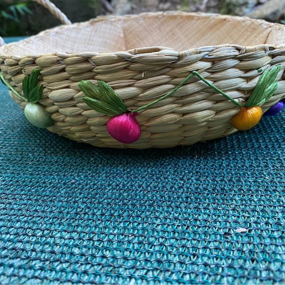 Vintage Basket - Picture 4 of 11